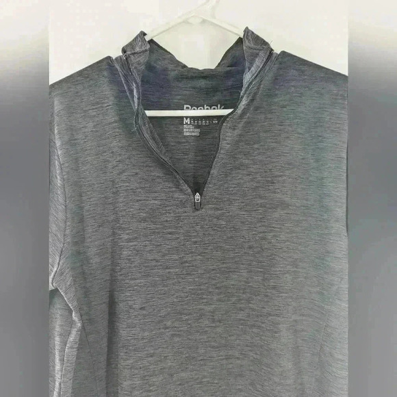 Reebok Men's Medium Mock Neck Charcoal Gray Small Zip Thumb Hole pullover - Picture 3 of 9